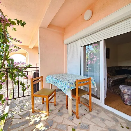 Ljubica Apartment *