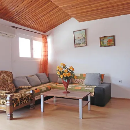 Apartment Ljubica *